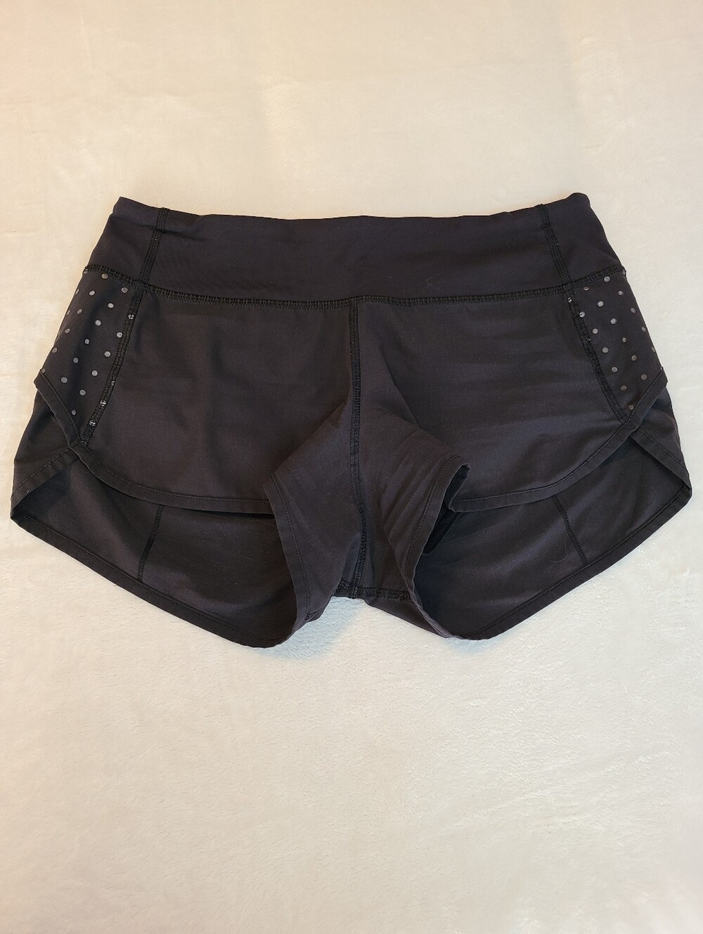 Lululemon Speed Shorts Special Edition Reflective Dots Size 4